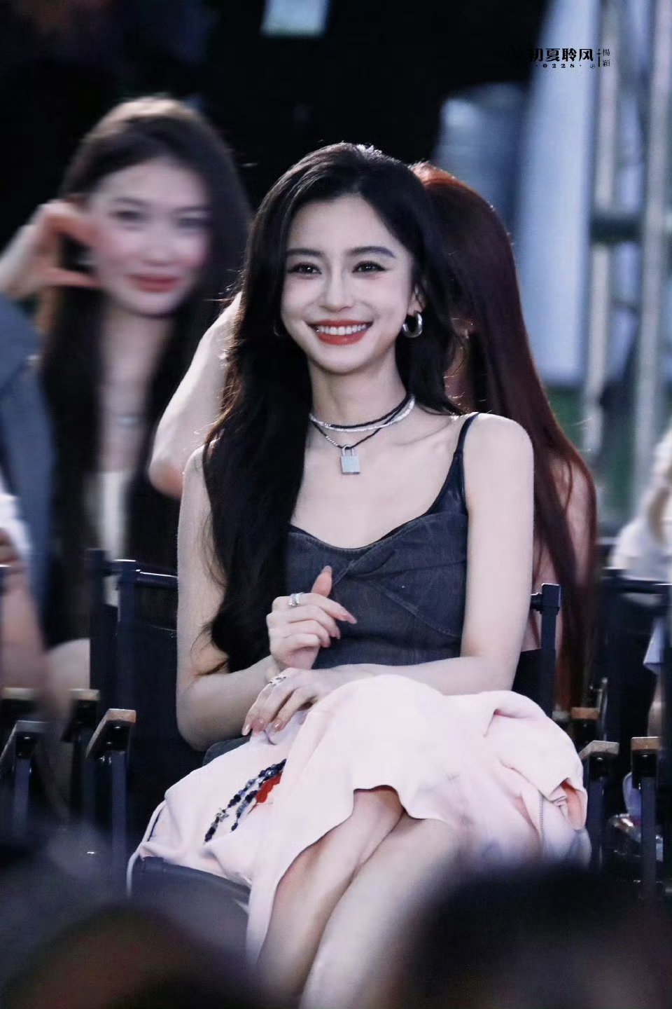 angelababy｜杨颖这里怎么有一只小猫！
