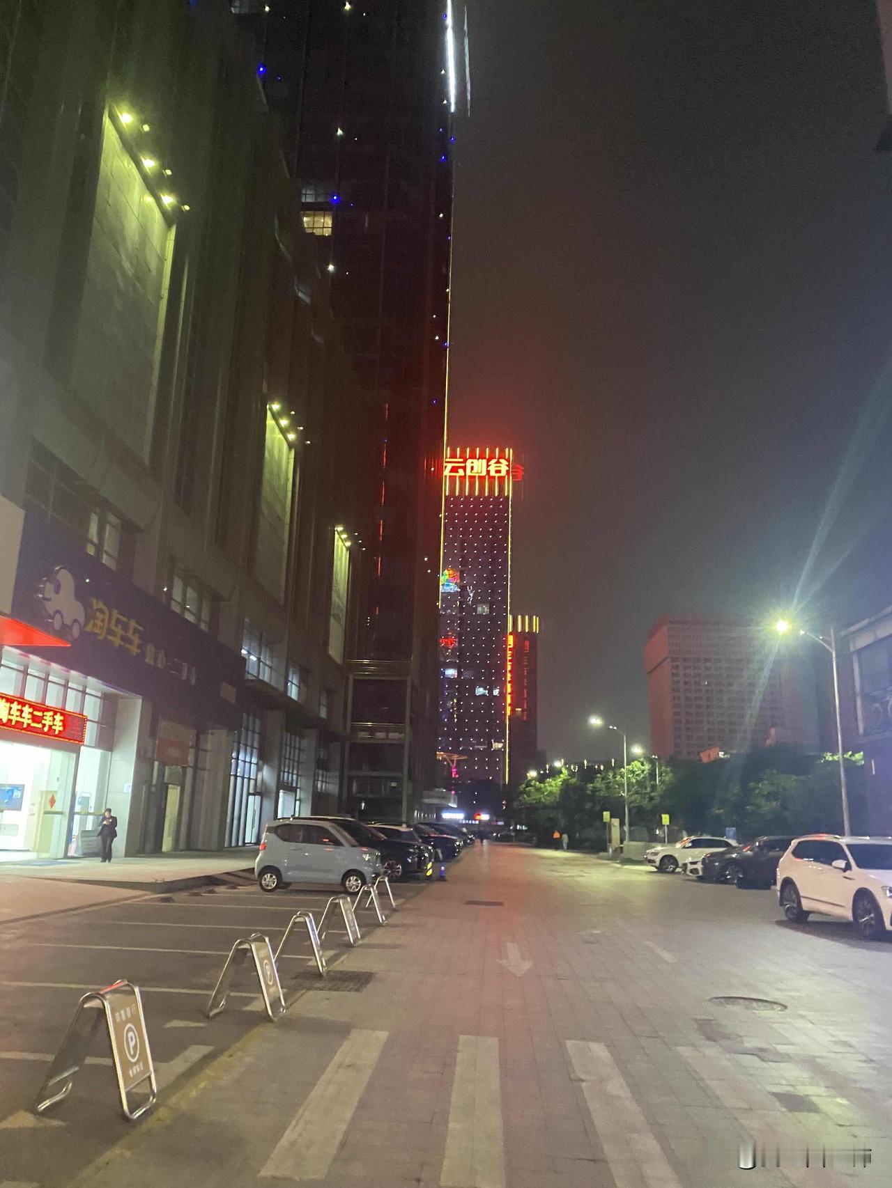 第一天到深圳就被骗此刻特别难过，很生气，很想哭，很无助，被家政公司骗来上班，说