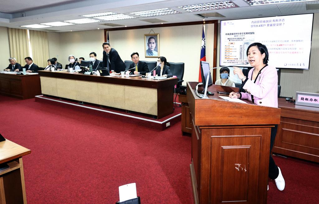 民众党白委李贞秀争议持续，台理发院委员会今（16日）邀刘世芳报告业务概况，民进党