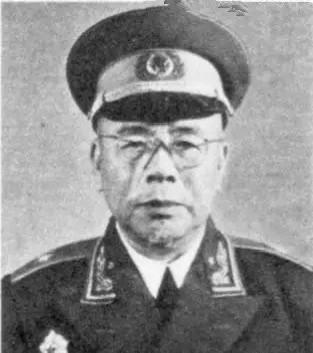1950年，东北财经委秘书长进京当文官，路上遇到公安部长罗瑞卿，对他说：“老罗，