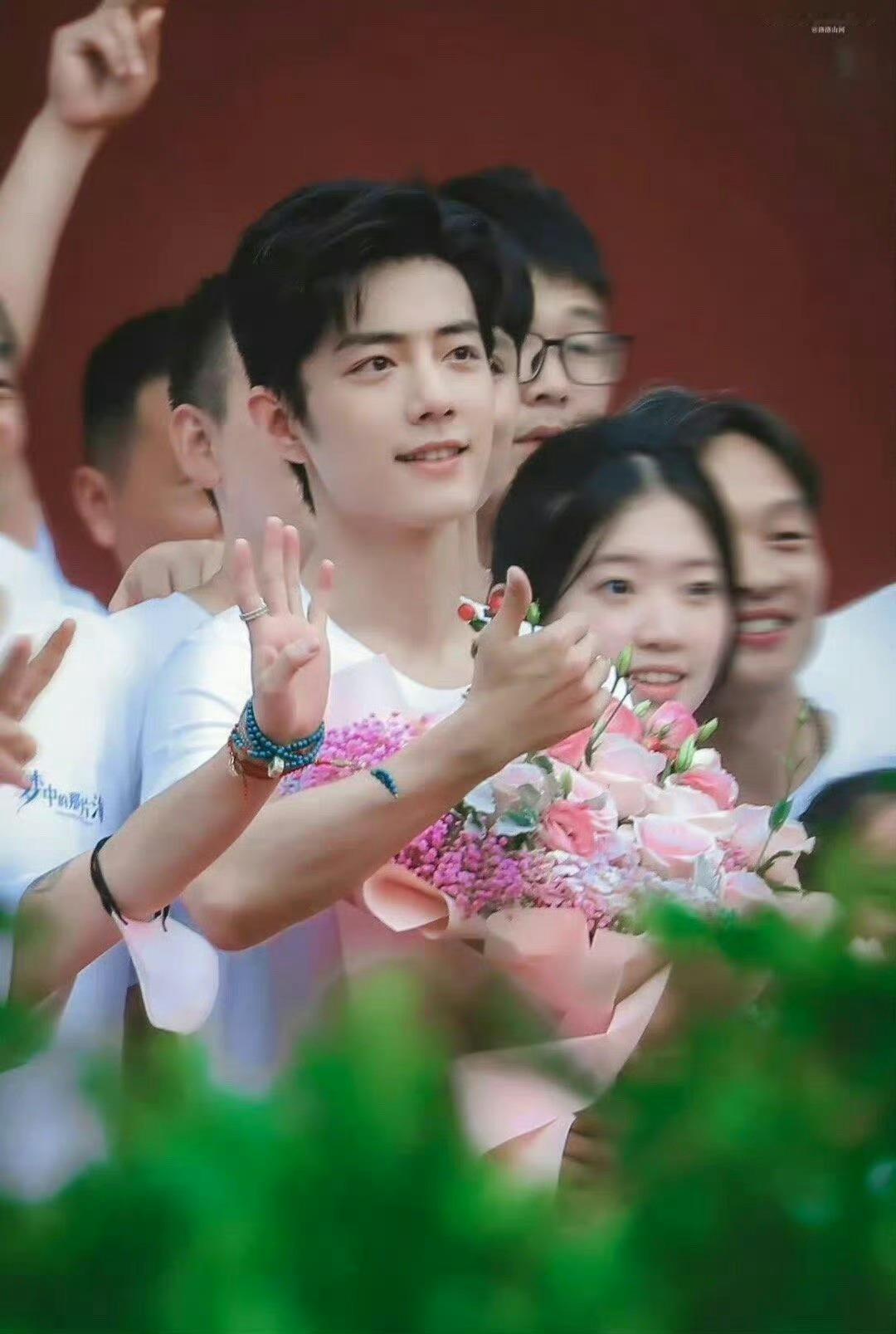 演员肖战每个角色都整整齐齐肖战