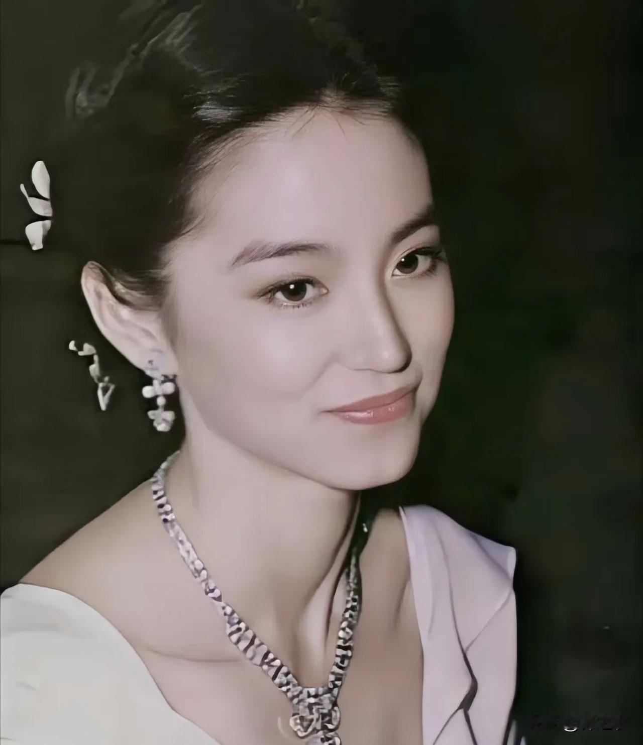 我觉得美到一定程度的人基本在哪个年代都会火吧，而且我发现很多大美女，如果你不是她