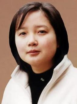 2004年，湖南长沙。一位25岁的女教师，陆灿昱，遭自己视作亲弟弟的学生哄骗进一