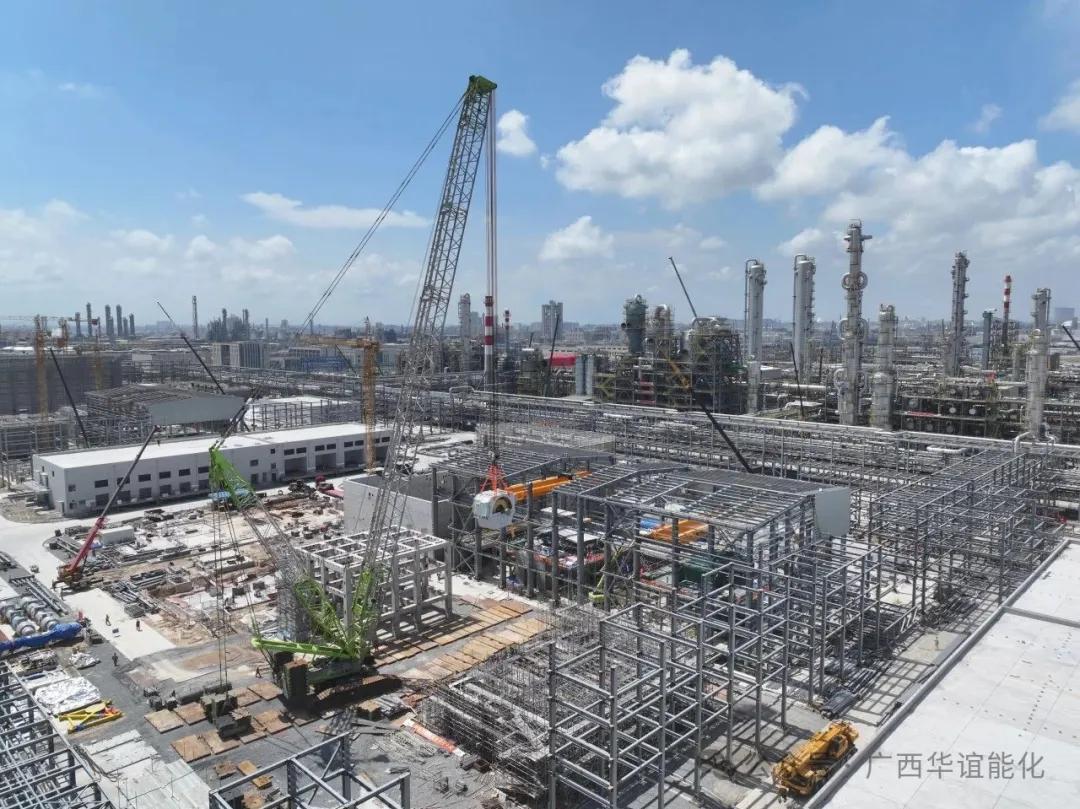 广西能化: 吊装成功! EVA 装置核心设备→