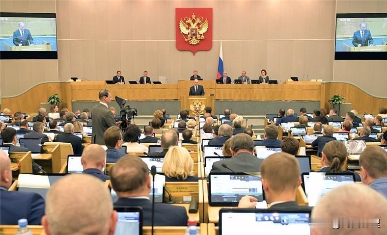 俄欧互掐，3000亿资产谁先怂？欧盟最近想了个“骚操作”：拿俄罗斯被冻的3