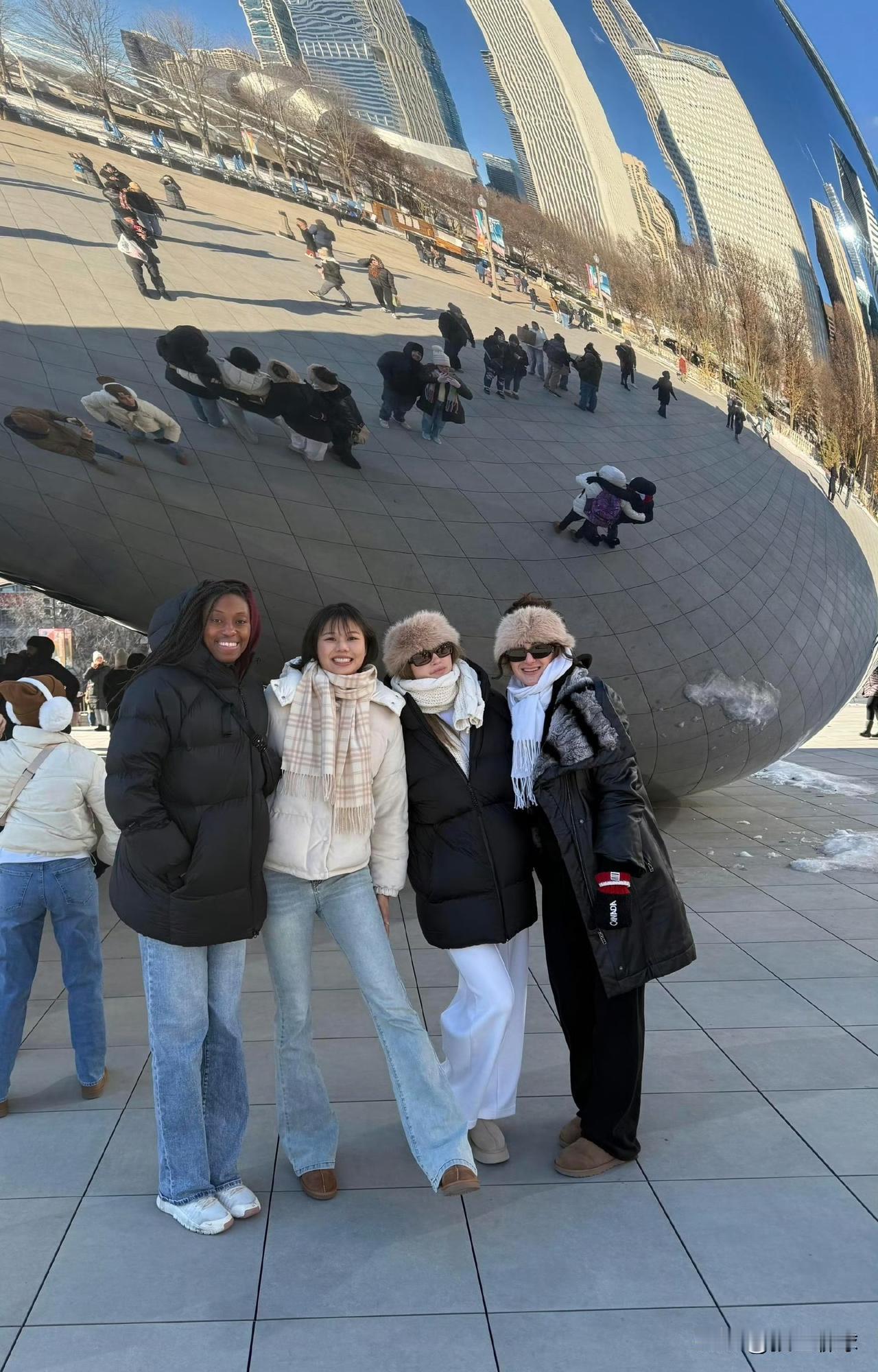 龚翔宇更新社交媒体：“芝加哥…”我脸盲，你们来告诉我旁边的都是谁（或许我根本