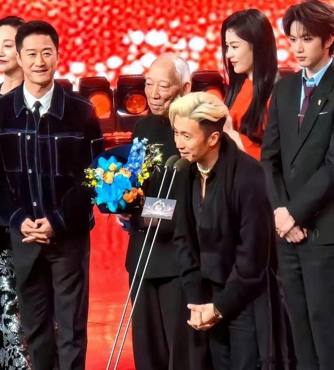 老天爷拿走谢霆锋的10厘米，是为了给整个娱乐圈留条活路。