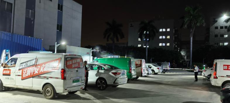 今天我一个朋友问我（油车车主），他很疑惑，为啥你们开电车的电价也就一块多钱，这么