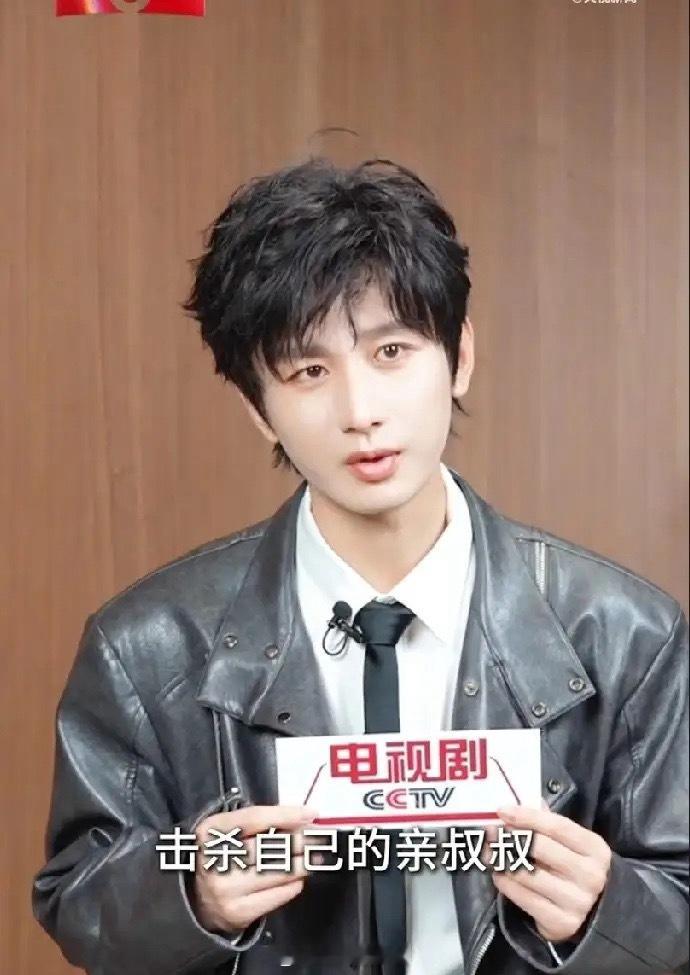 《长安二十四计》成毅说杀刘子言那场戏，把他给笑死了！因为捅着捅着轿子门都捅开了！