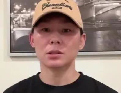闫晓楠是怎么评价张伟丽和舍普琴科的？她和舍普琴科一起搭档过，她有一定的发言权，她