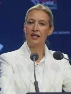 震动整个欧洲！7月18日，德国选择党党魁魏德尔在竞选集会上放出一番重磅表态。魏德