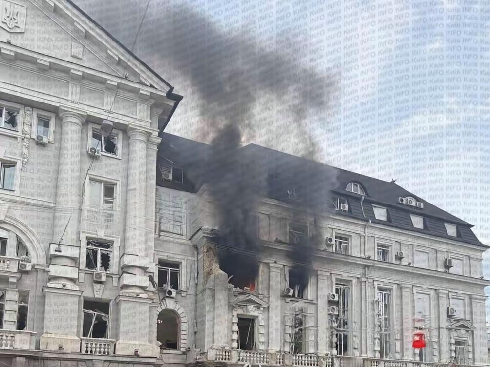 会不会是假旗行动，毕竟这事俄乌双方都干过……？9月4日下午，一架俄罗斯无人机