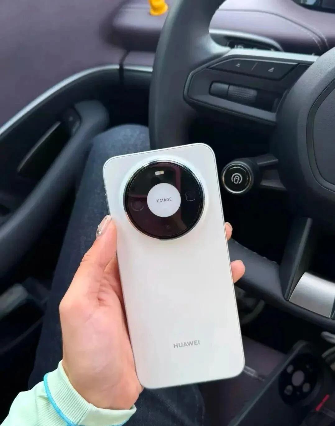 纠结好久终于入手华为Mate80😭踩大坑了手前一周，刚好Mate90发布会那