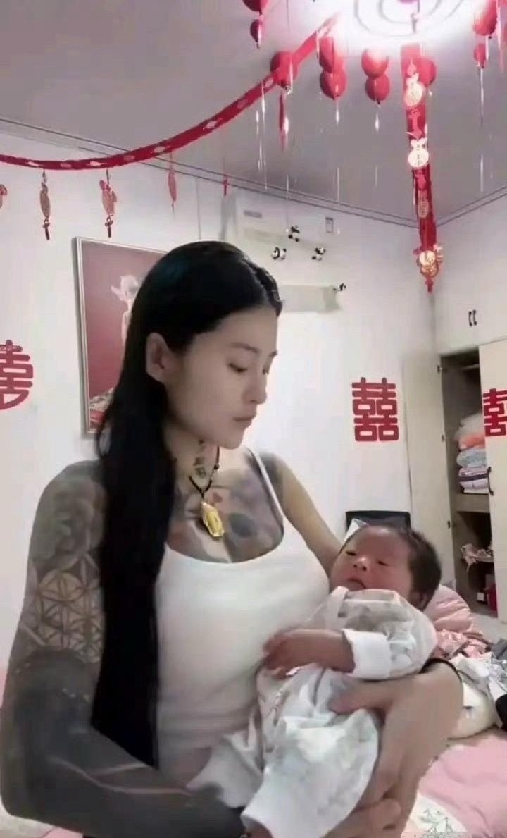 这小孩遇上是天崩开局了吧​​​