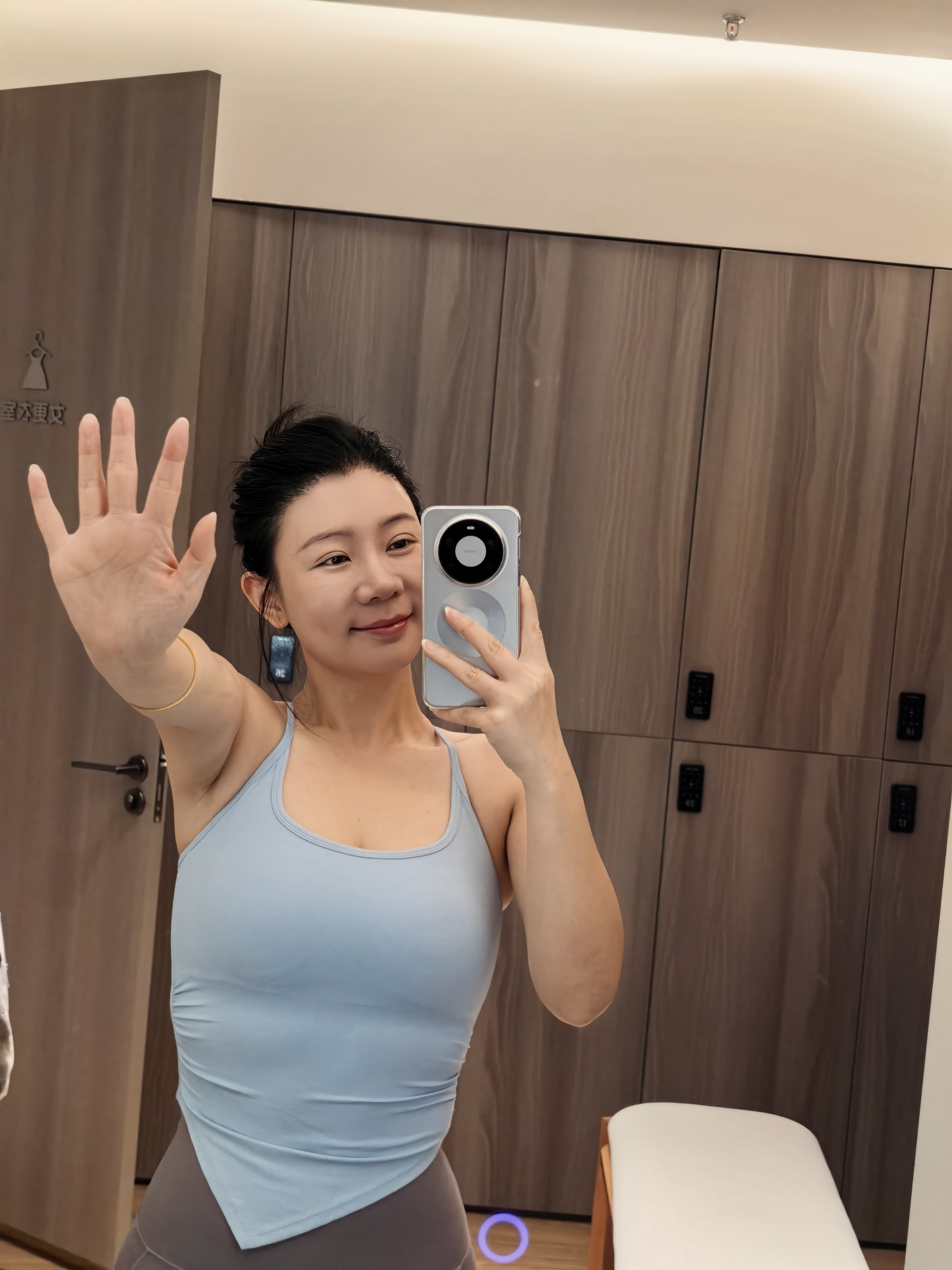 今天上普拉提扎了一个我很喜欢的丸子头