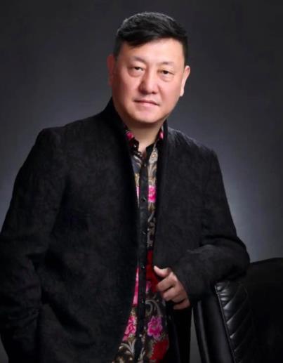 韩磊有网友指控韩磊致其怀孕，并扣留其手机拒绝归还。称韩磊曾承诺给予100万元补