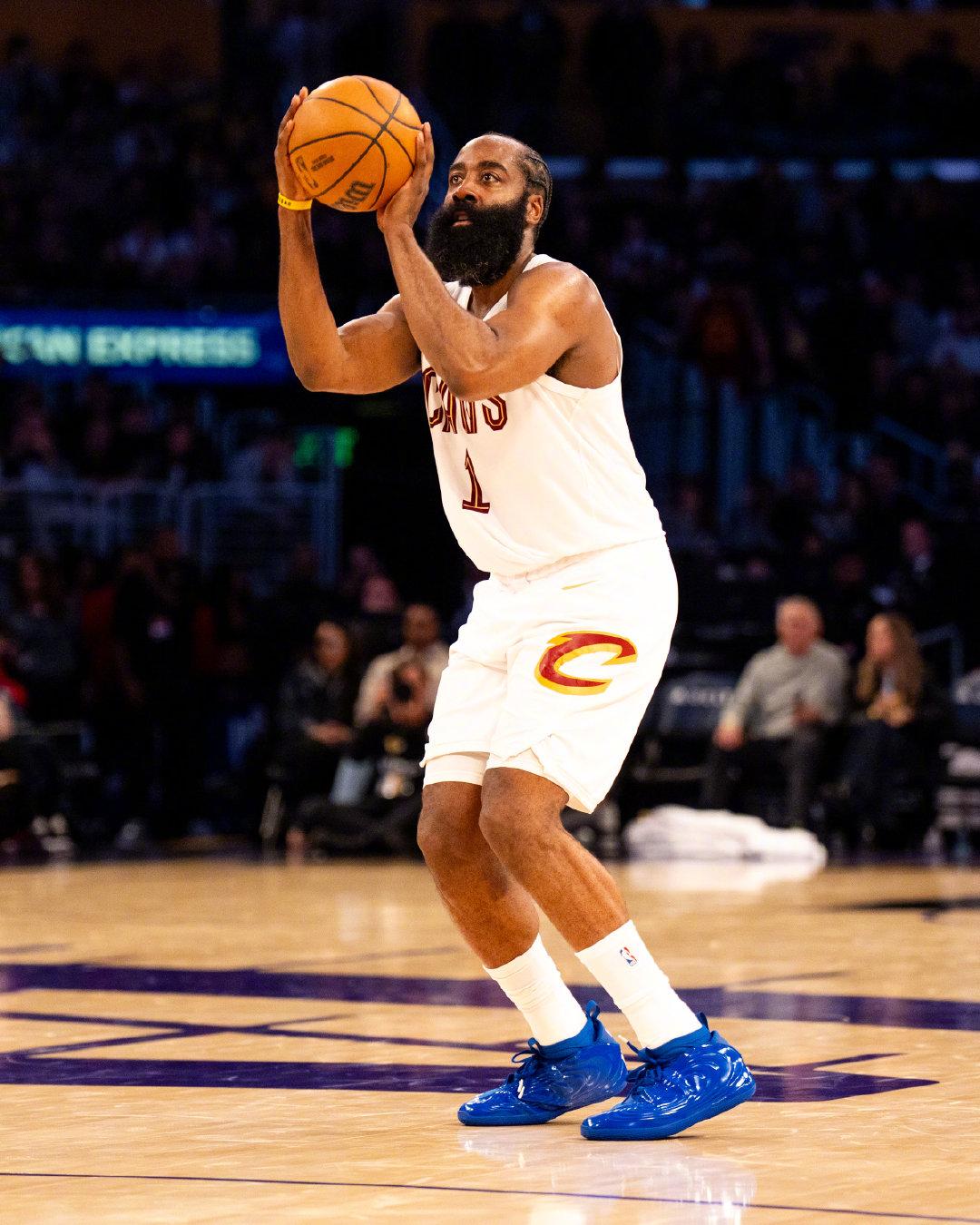 哈登今天“只”打了28分钟！确实能看出来，今天无论是哈登，还是骑士队，都没有很