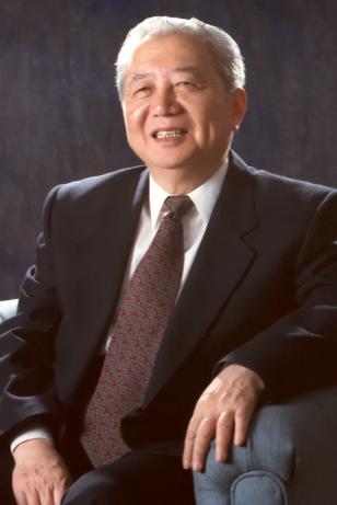 2001年，美国将一批淘汰的机器高价卖给中国，导致我国亏损好几亿，就在美国准备看