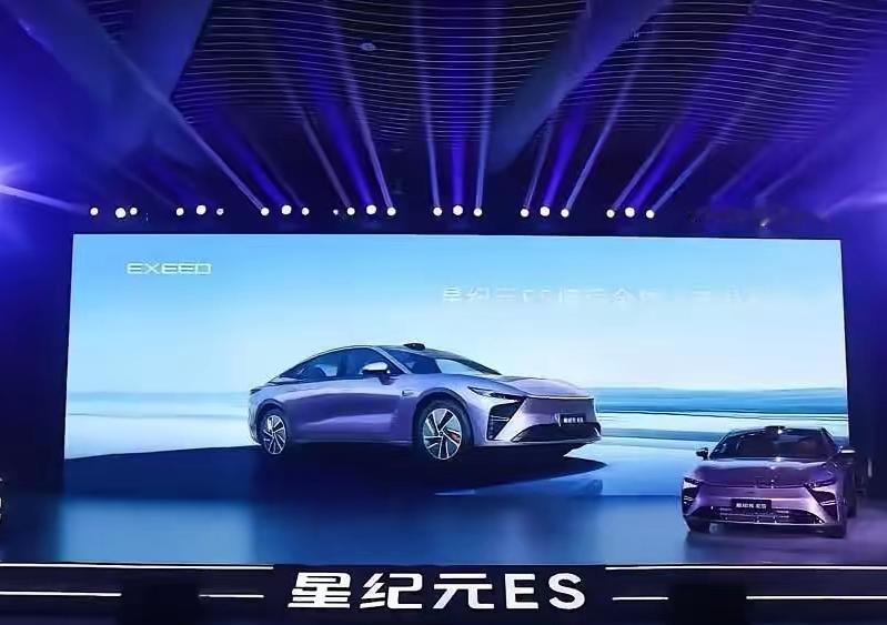 一觉醒来，天都塌了！燃油车新规来了！2025年1月1日起，燃油车将面临更严格