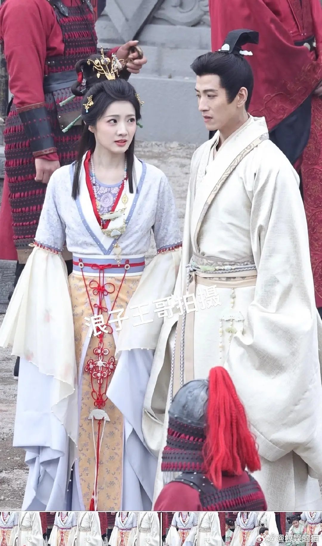 她这个发包跟女主的比简直一个天一个地很不自然被压妆容了吗