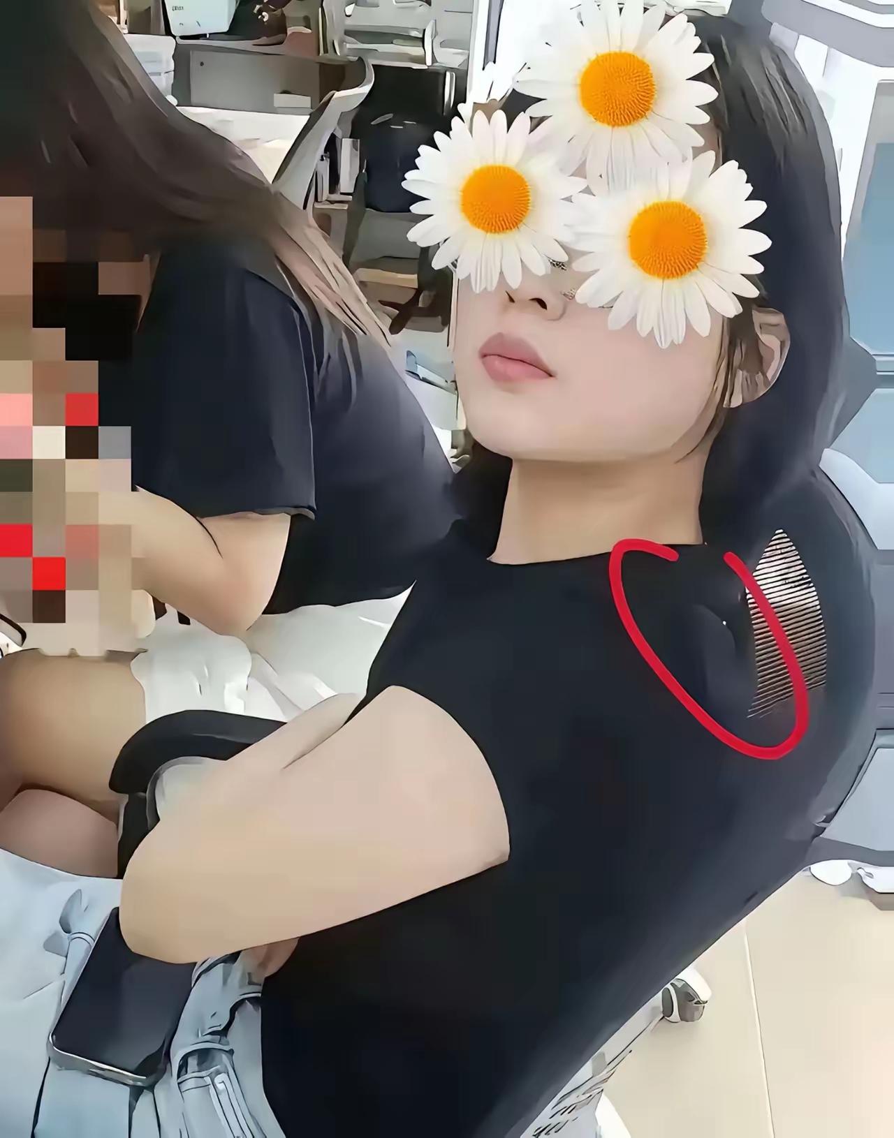 白吃外卖的小仙女上身穿的衣服竟然连标签都没有撕掉！估计穿个七天无理由退货吧？！