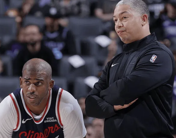 某博主更新动态，晒出了一段快船队内训练的原声视频。其中，克里斯-保罗向哈登表示