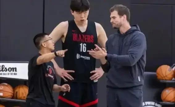 晚上回看开拓者和爵士队的比赛，不得不感叹，还好开拓者主帅斯普利特吝啬，在所谓的垃