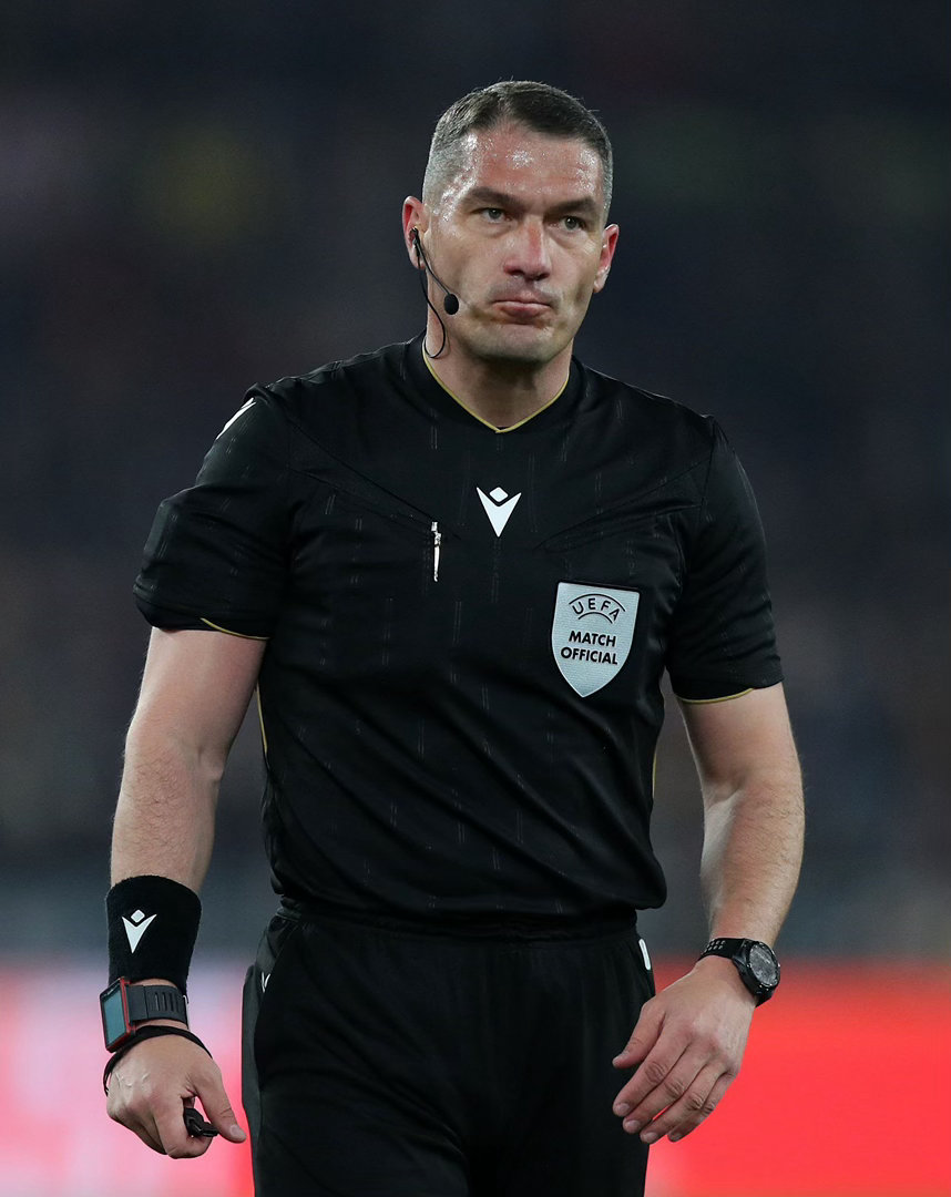 🚨COPE：欧足联（UEFA）决定暂停裁判伊斯特万·科瓦奇🇷🇴在本赛季执裁
