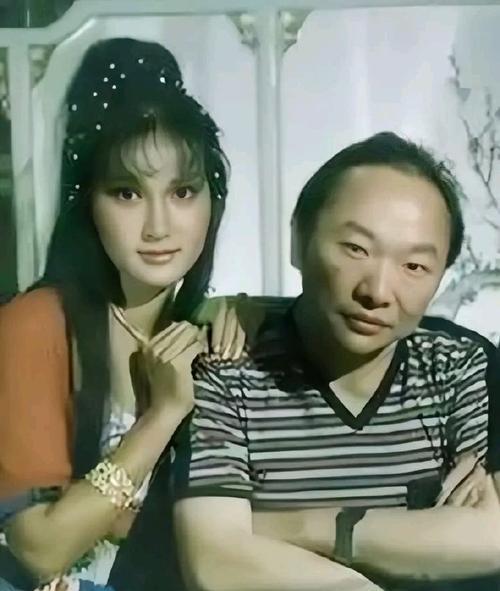 1985年，古龙下葬时，兄弟林清玄花30万元，一共买了48瓶XO酒陪葬。然而倪匡