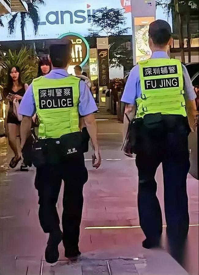 深圳街头惊现新制服！警察辅警一眼辨？背后大有学问！最近路过深圳街头的人都
