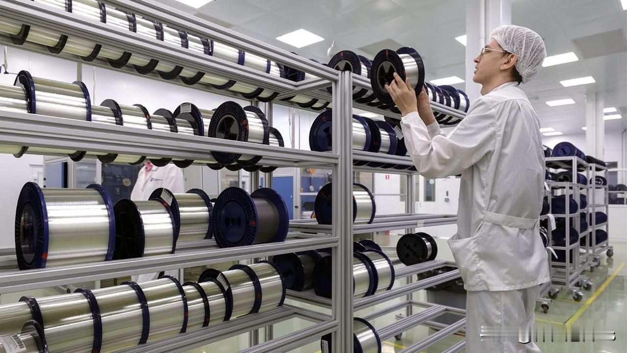 俄罗斯唯一的光纤工厂在乌克兰无人机袭击后已关闭近一年俄罗斯唯一的光纤工厂自2