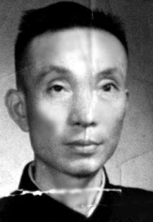 1939年，日本在南京召开高官宴会，军统特工詹长麟趁机混入其中，拿出了一包剧毒，