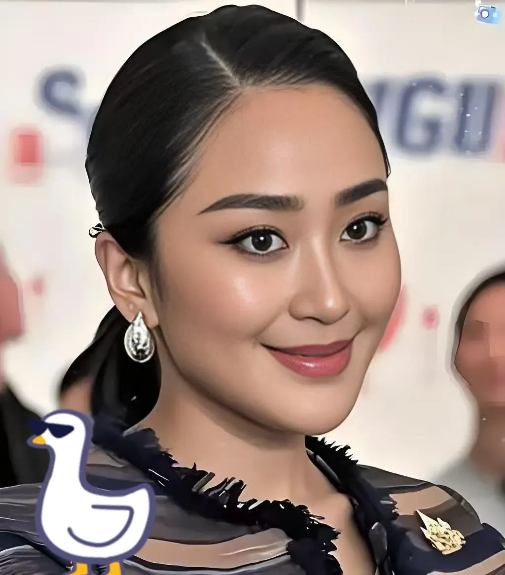就在刚刚泰国正式宣布8月19日，泰国代理总理普坦突然宣布，将对柬埔寨首相洪