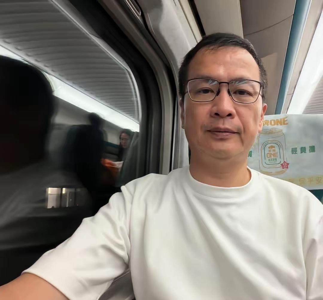 高雄，我来了！今天马不停蹄，绕全台辅选！别人辅选是一天跑一场，罗智强一天跑四