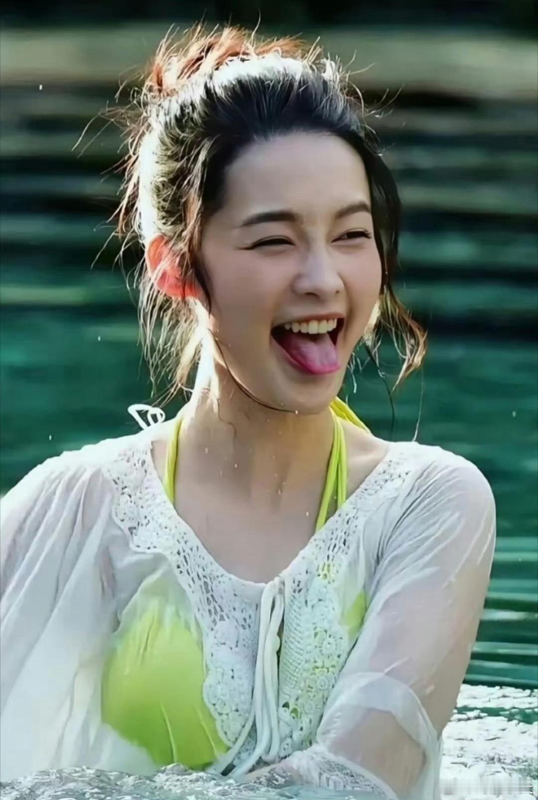 李沁的舌根都快吐出来啰。