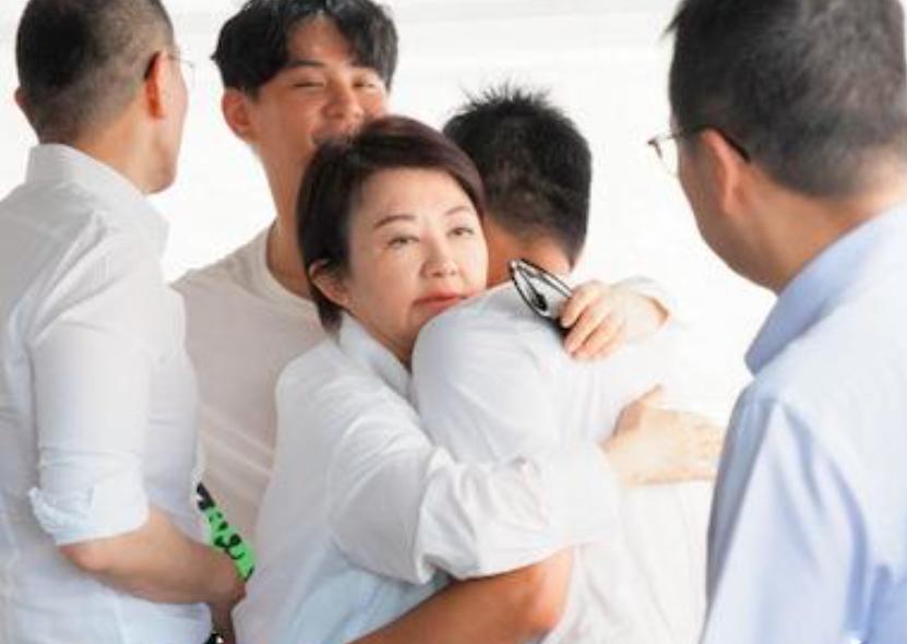 卢秀燕：正在走出“妈妈市长”舒适圈？她还能赶上2028大选的战车吗？2028