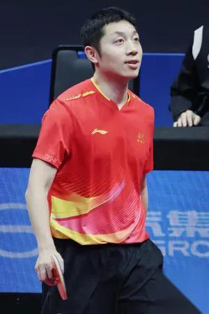 2006年的晚上，石悦回家跟老婆说：“我卡上多了4100万。”老婆以为他疯了