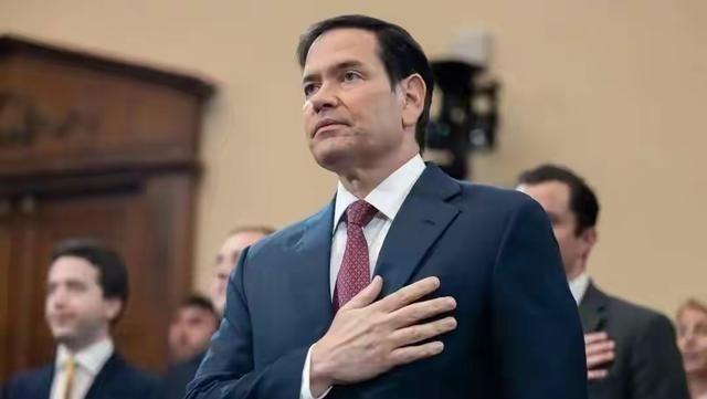 鲁比奥这回是真的着急了。曾经那个在涉疆、涉港、涉台问题上跳得最凶、骂得最狠的反华