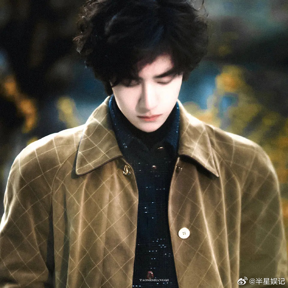 王一博是回春了，还是p图下手有点儿狠啊