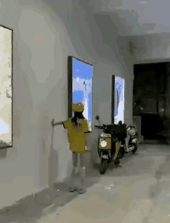 外卖员送外卖送到腿发软，努力的样子真美！