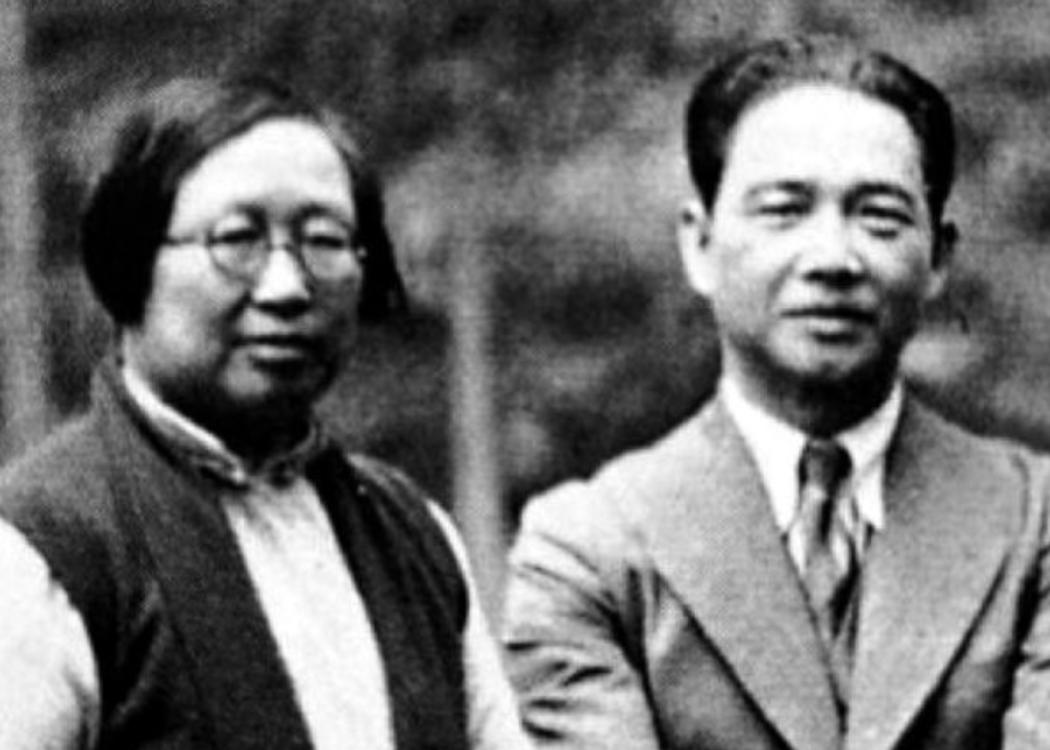 汪精卫死后，其妻陈璧君出于某种心理，往他坟里灌了5吨碎钢铁，浇筑成一个铁疙瘩，以
