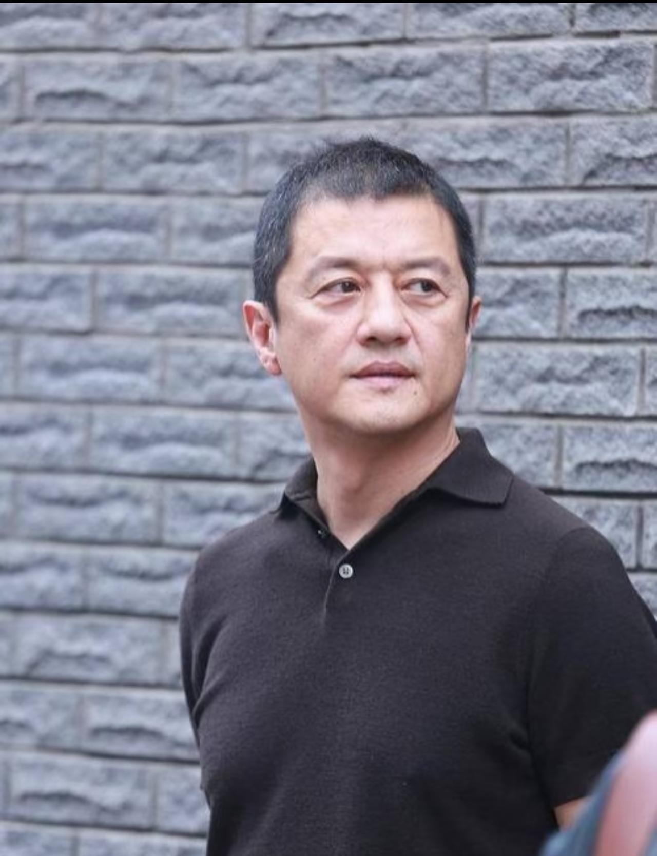 我都不想说了李亚鹏的运气是真的好因为他这一辈子谈的对象，都对他大有帮助。1