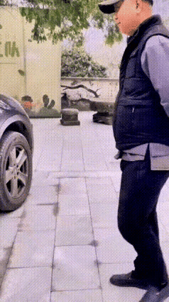 善书者不择笔，善舞者不择剑！