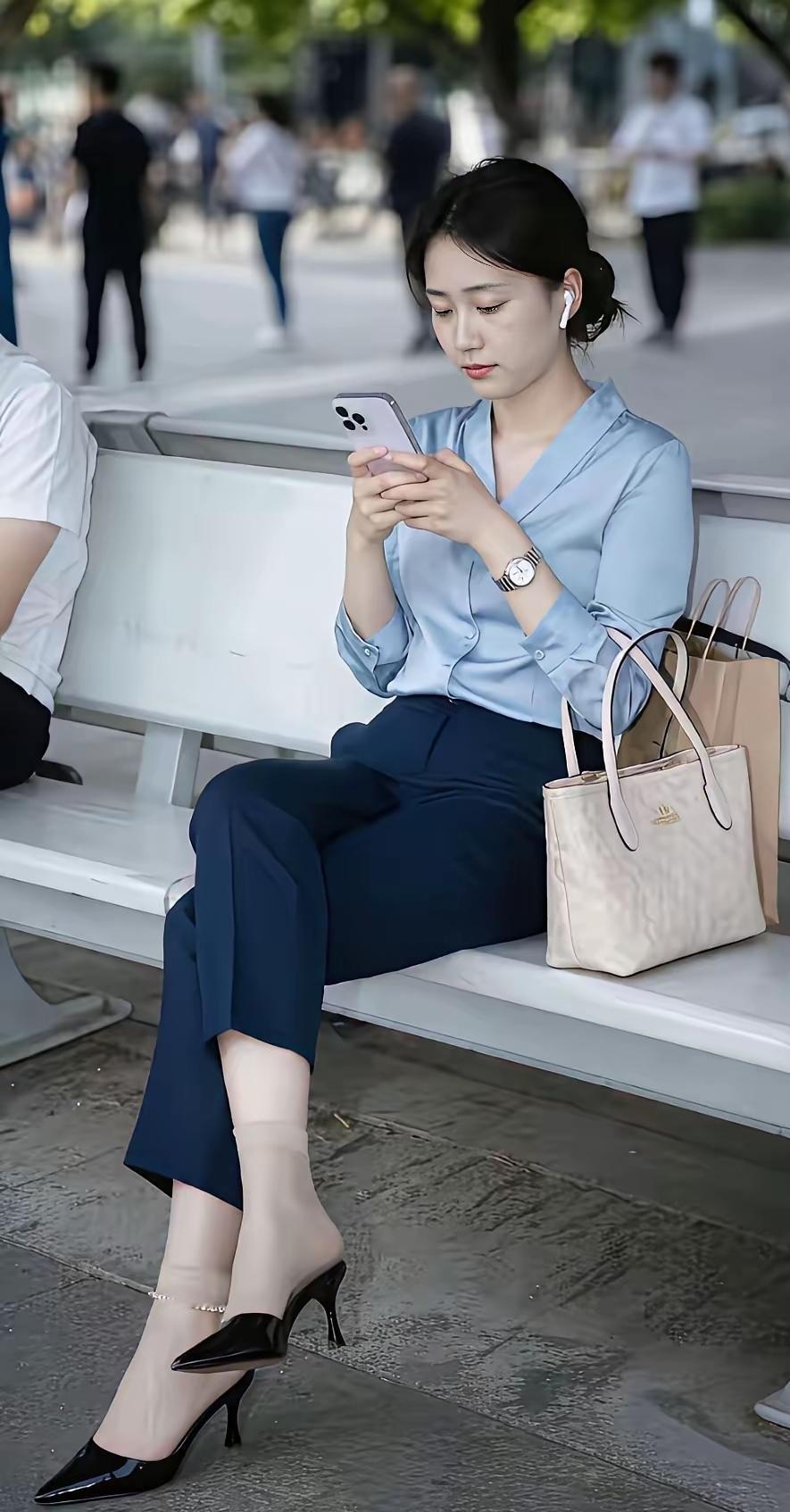 佛系美女，知性优雅！