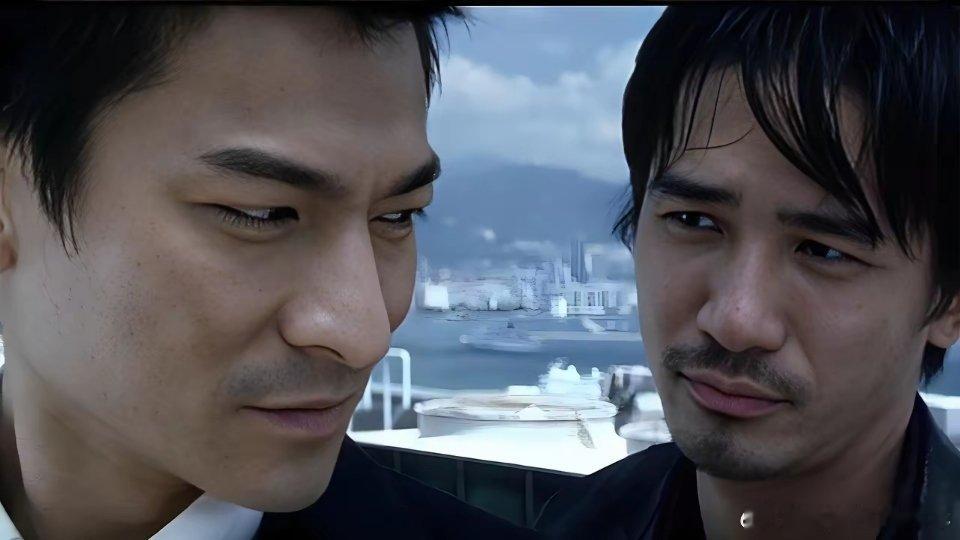 《无间道》里最难演的，是刘德华那个角色。“陈永仁”有退路，大不了恢复身份，“刘建