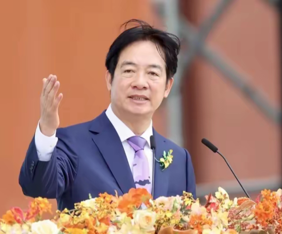 赖清德上台这一年，正事没干几件，倒因为死硬的“台独”做派，被外媒视作两岸关系的“