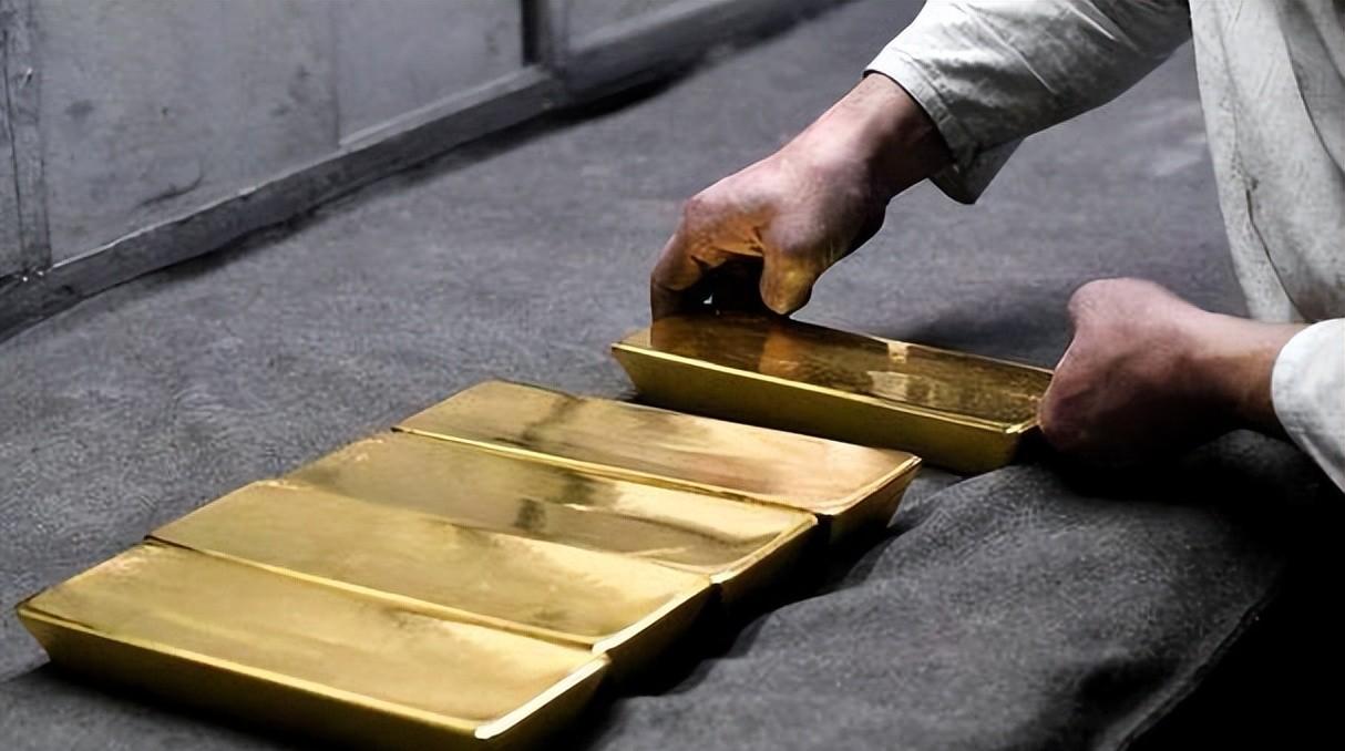 德国人现在肠子都悔青了！存在美国地底下的那1236吨黄金，如今成了扎在心头的一根