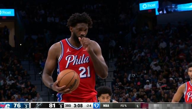 估计76人超级球星恩比德真是恨死乔治和马克西了！虽然昨天76人在客场以102：1