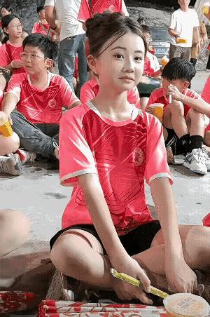 这小美女长大后绝对是“祸国殃民”级别的[笑着哭]