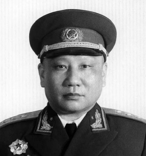 开国上将中的老实人，妻子去医院被称乡巴佬，将军得知后不怒反喜“1959年7月的